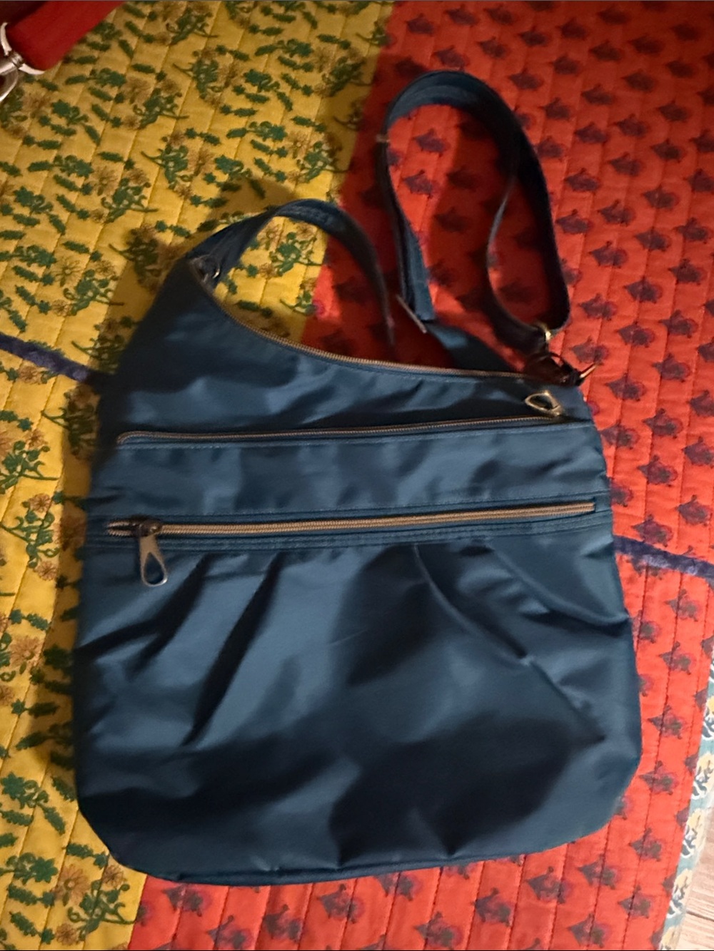 Travelon Beautiful Blue Crossbody Shoulder Bag with Multiple Zippers